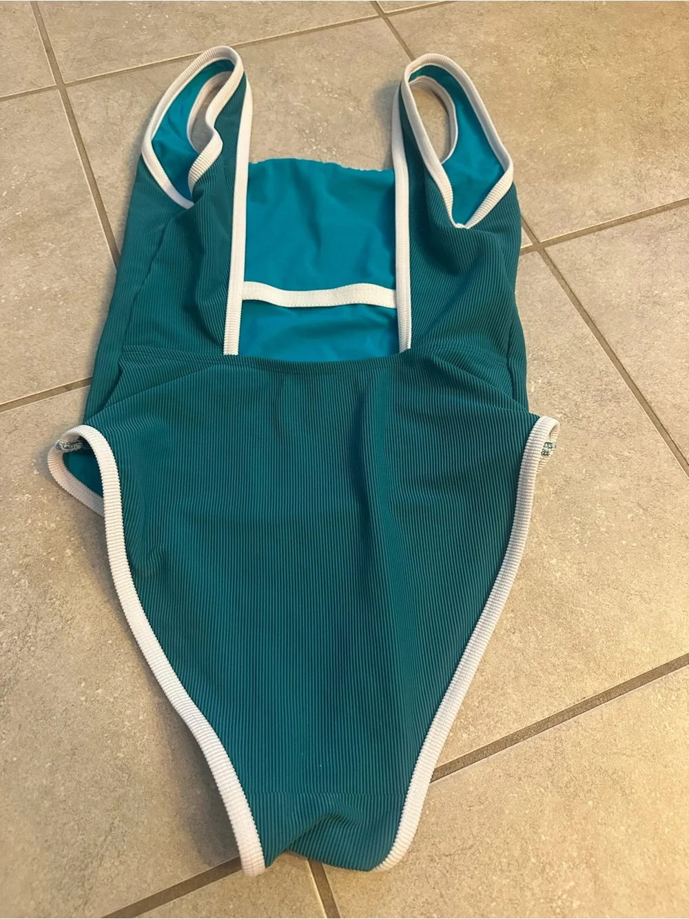 LainSnow Ocean Isle One Piece - Picture 2 of 4